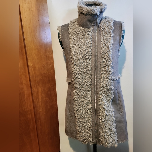 Like New Kensie Vest, Size Small - Picture 4 of 9